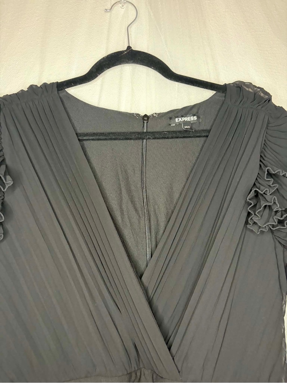 Express Charcoal Pleated V-Neck Ruffle Sleeve Dress